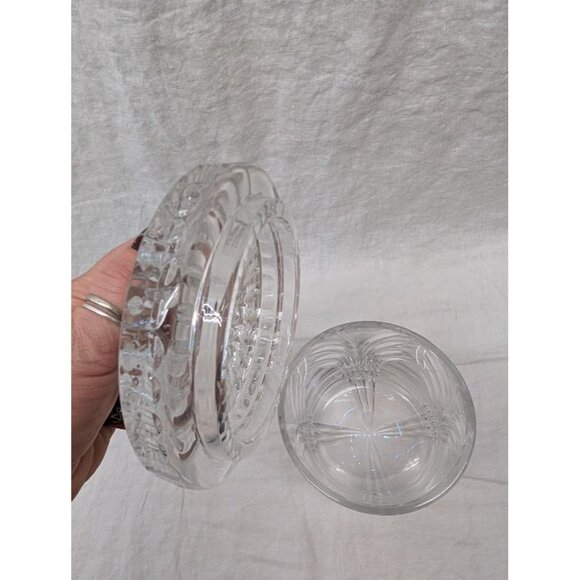 Vintage crystal biscuit jar cookie jar, lidded jar etched glass 8" tall - Picture 5 of 6